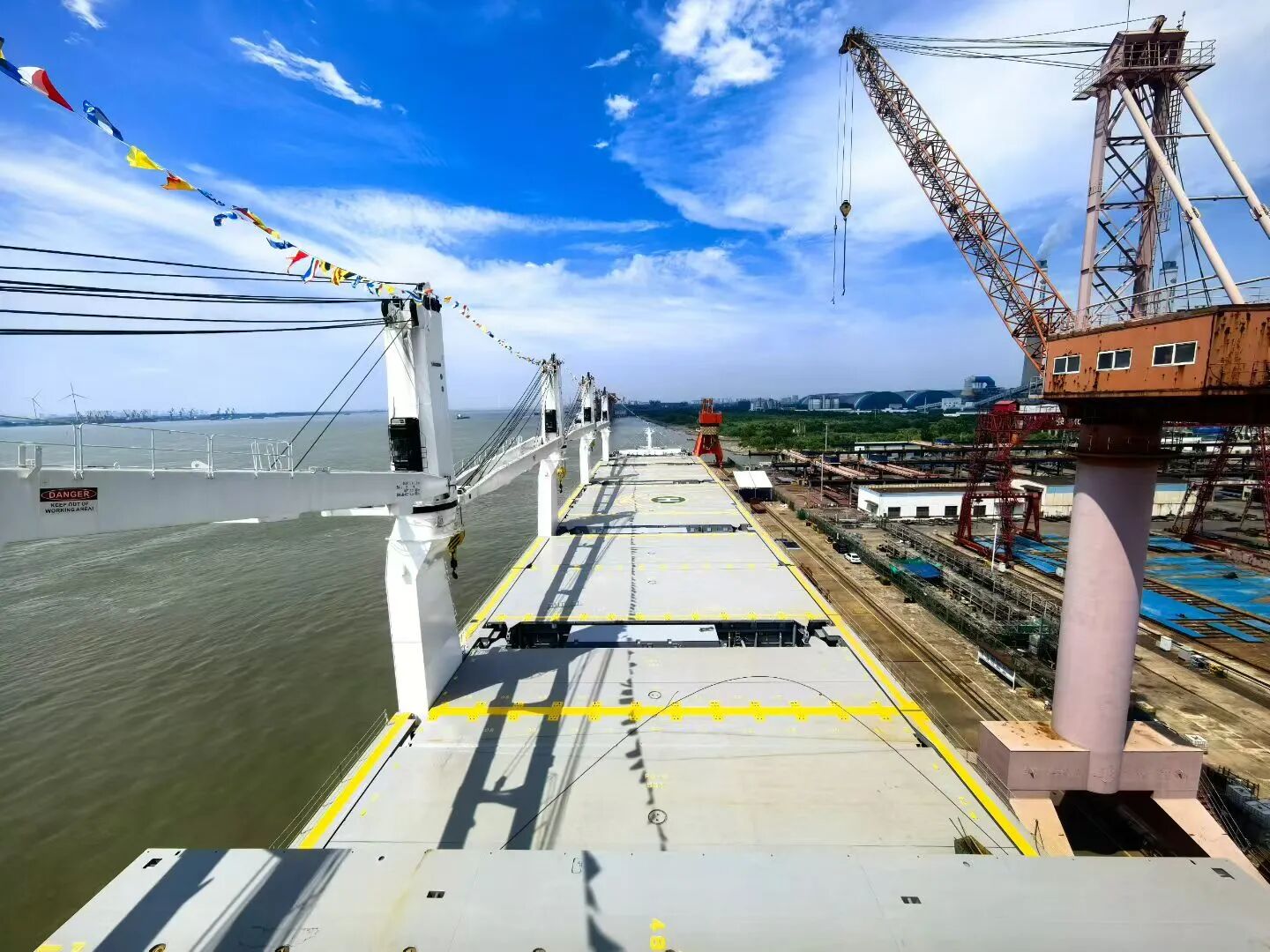 U.S.-China Port-Fee Clash Sparks Boardroom Upheaval in Shipping